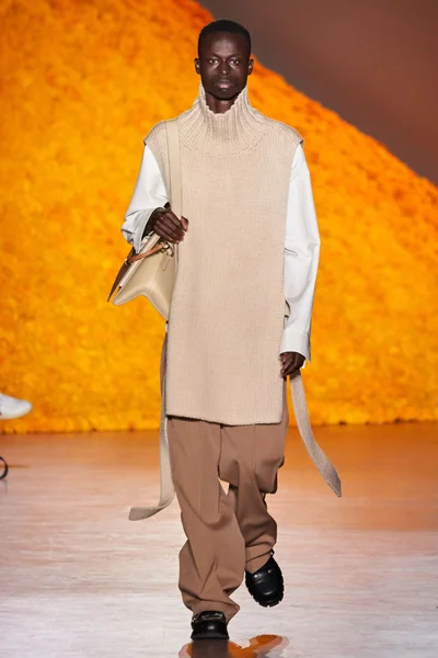 Look 15